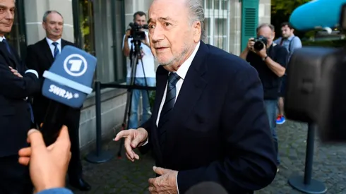 FIFA sends internal graft probe to Swiss prosecutors