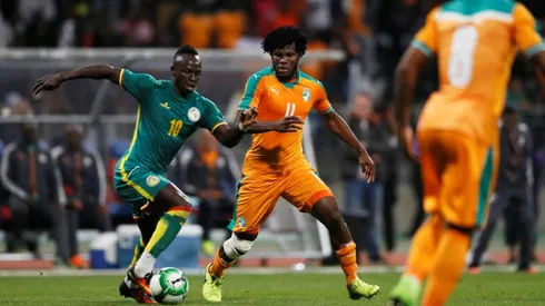 Pitch invasions end I.Coast-Senegal match early