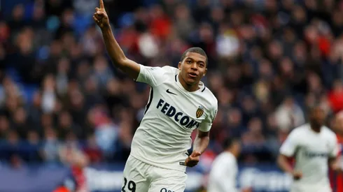 'Phenomenon' Mbappe keeps Monaco ahead of PSG