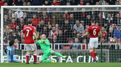 Manchester City cruise into FA Cup semi-finals