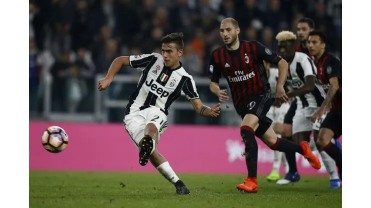 Injury-time penalty gives Juventus victory
