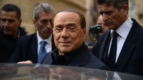 Berlusconi gives 'extra-time' to sluggish Chinese investors