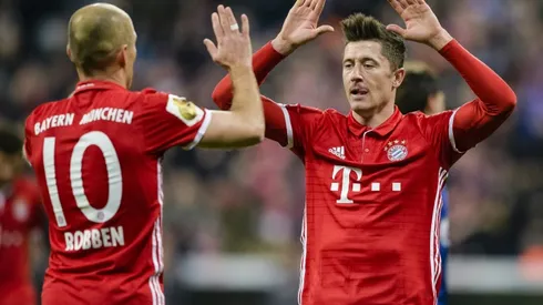 Sublime Lewandowski fires Bayern into cup semis