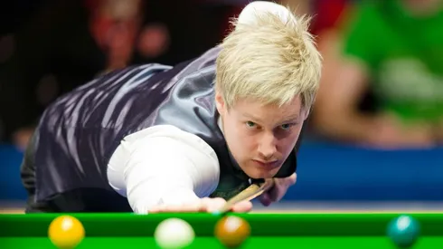 Dominant Robertson earns Fu snooker clash