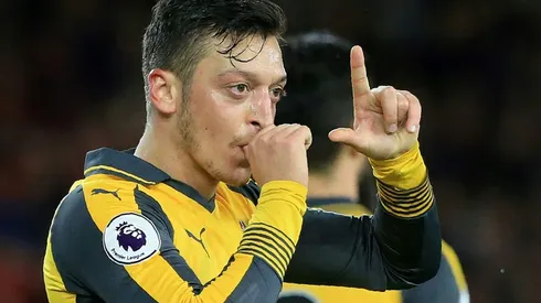 Sanchez, Ozil strike to end Arsenal away woes