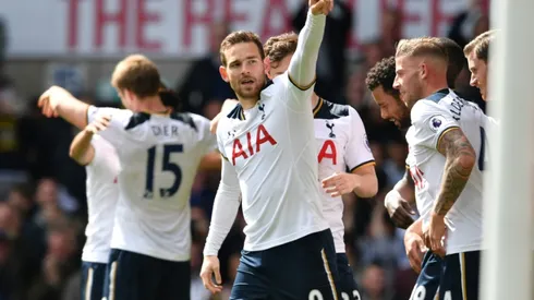 Spurs hot on Chelsea's heels, City up to third