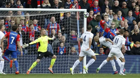 Benteke heads Palace closer to safety
