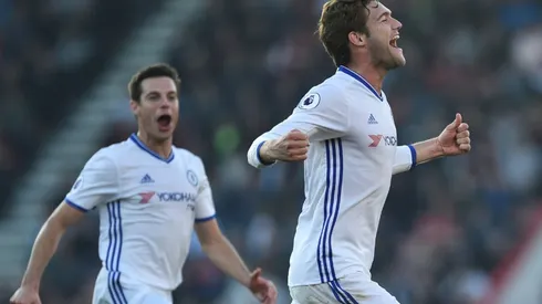 Hazard and Alonso send Chelsea closer to title