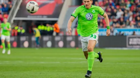 Gomez hits rapid treble for Wolfsburg in six-goal thriller