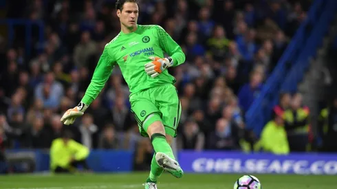 Bournemouth sign Begovic from Chelsea