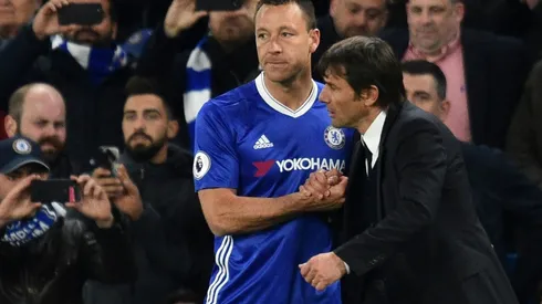 Conte expects Chelsea great Terry to play on