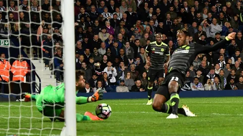 Batshuayi delivers Chelsea Premier League title