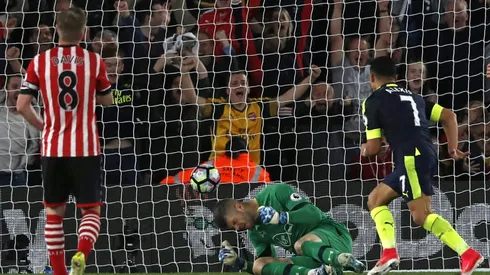 Wenger applauds master of invention Sanchez