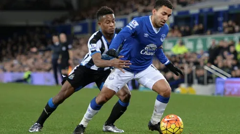 Everton's Lennon held with 'stress-related illness'