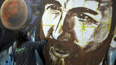 Football, showbiz stars to dance at Messi's wedding