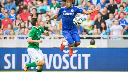 Bournemouth pay record fee for Dutchman Ake