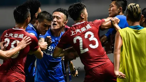 Oscar sparks mass brawl in Chinese league