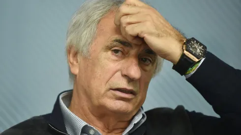 Japan football coach yellow-carded over car prang