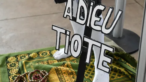 Thousands mourn as body of Tiote brought home