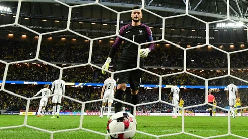 France keep faith in Lloris after costly blunder