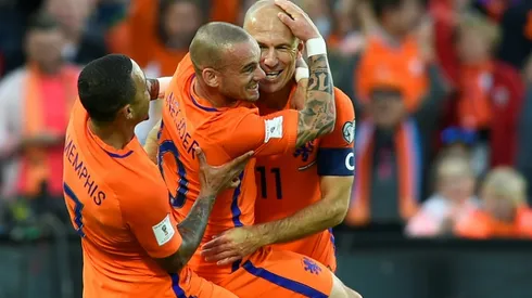 Team coach Advocaat rekindles Dutch football World Cup dream