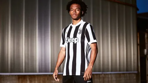 Juventus unveil new 2017/18 home jersey featuring new logo