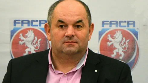 Man in custody leads Czech FA after failed vote