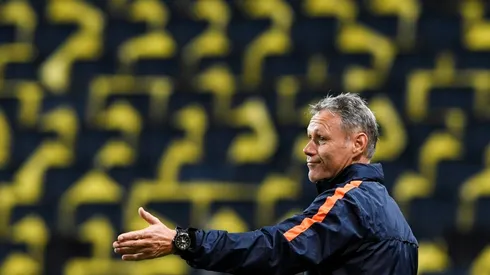 Video refereeing 'good for honesty': Van Basten