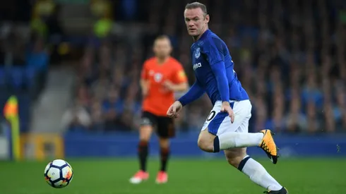 Rooney returns in underwhelming Everton win