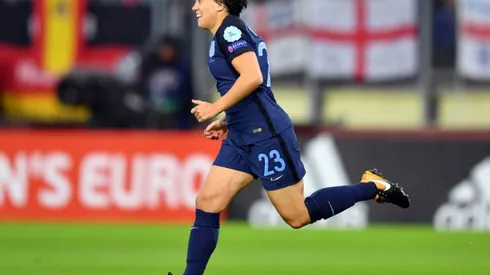 England sink Spain to close in on women's Euro quarters