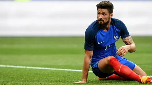 Wenger expects Arsenal player Giroud to stay with Gunners