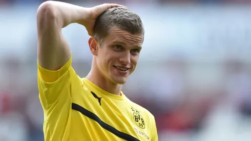 Sven Bender joins twin Lars at Leverkusen