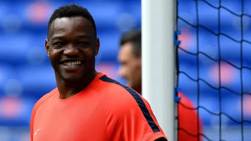 France goalkeeper Mandanda returns to Marseille