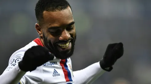 Arsenal break club record to clinch Lacazette deal