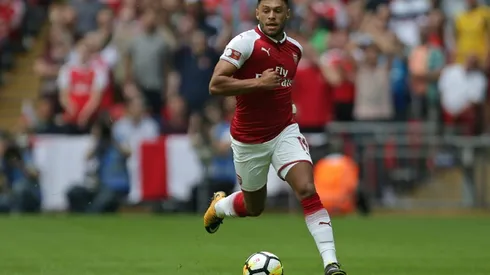 Oxlade-Chamberlain joins Liverpool from Arsenal