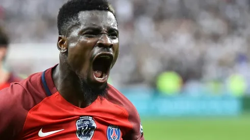 PSG defender Aurier closes in on Tottenham move