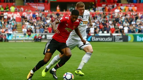 Manchester United subs Rashford, Fellaini sink Leicester