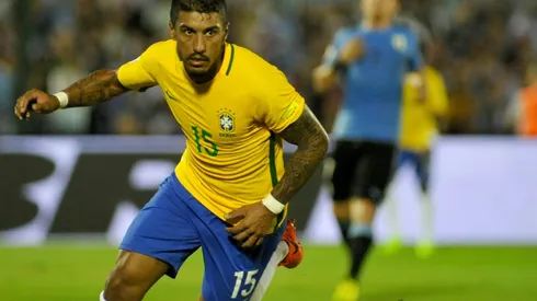 Barcelona begin spending spree with Paulinho