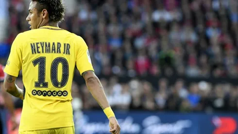 Neymar charms French press on PSG debut