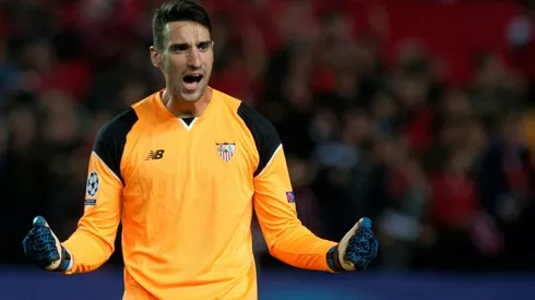 Sevilla 'keeper Rico extends deal to 2021