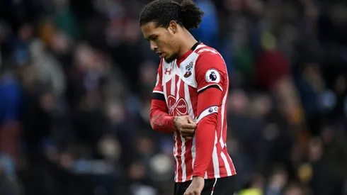 Southampton's Van Dijk submits transfer request