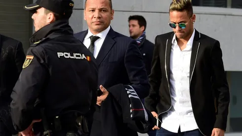 Barcelona lost Neymar Sr support over unpaid bonus