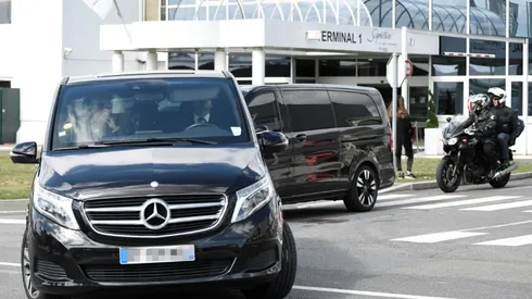 Neymar arrives in Paris after world record transfer