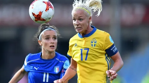 Women players don't share football mega-bucks, says survey