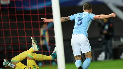 Stones stars as Manchester City hammer Feyenoord