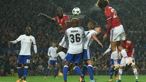 Fix-it Fellaini gets Manchester United off the mark