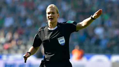 German female referee makes history as Leckie nets again