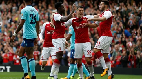 Welbeck brace lifts mood for Arsenal's Wenger