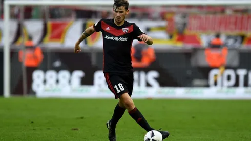 Gross ends Brighton's 34-year wait for top-flight win