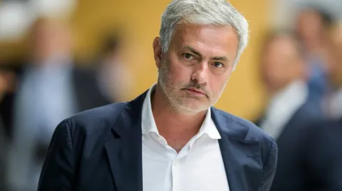 Manchester United can swagger to league title, says Mourinho